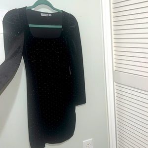 Cute black party dress.